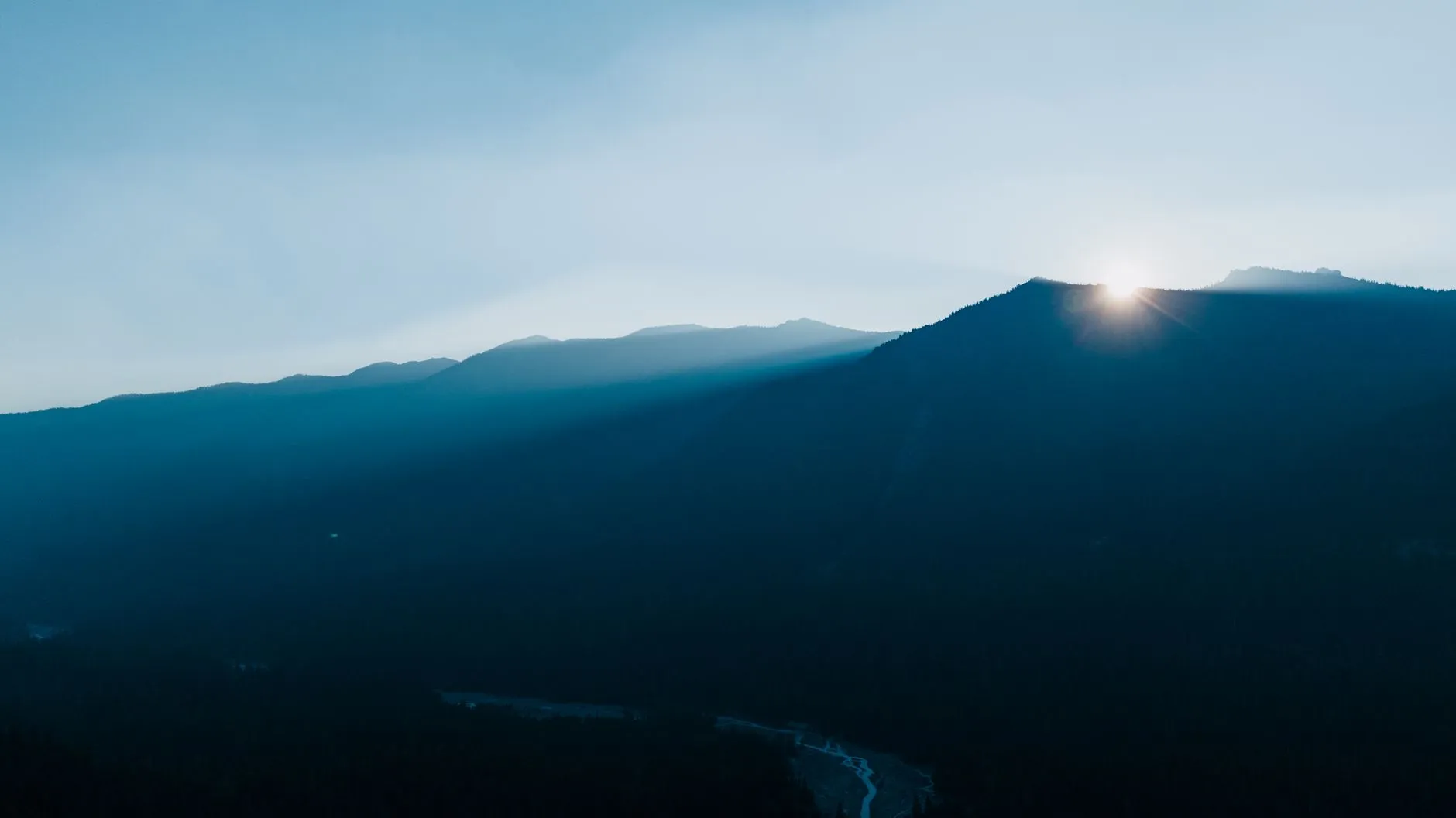 天府云数据中心能效管理技术解析：PUE优化与绿色运营